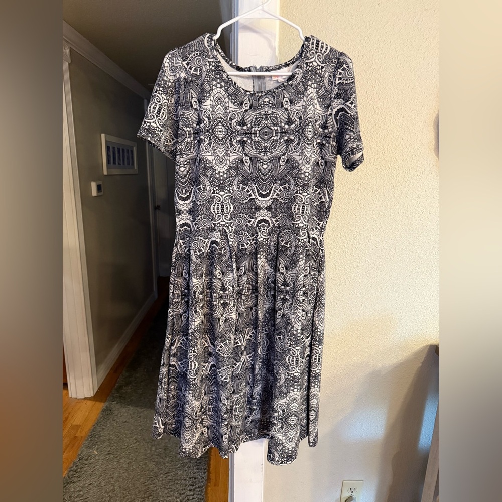Lularoe Amelia Black and White Patterned Dress size XL
